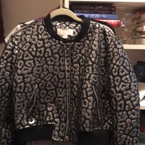 COPY - Cropped bomber-like quilted jacket.